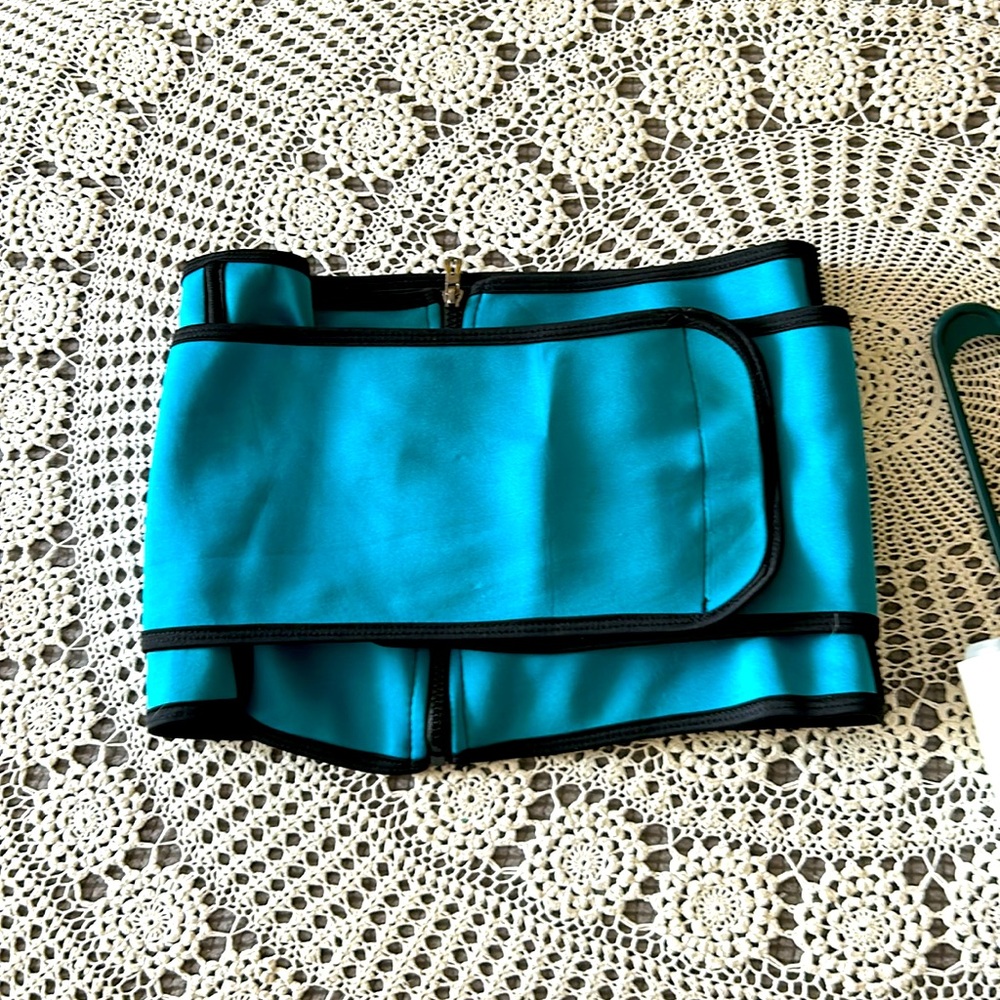 Waist trainer